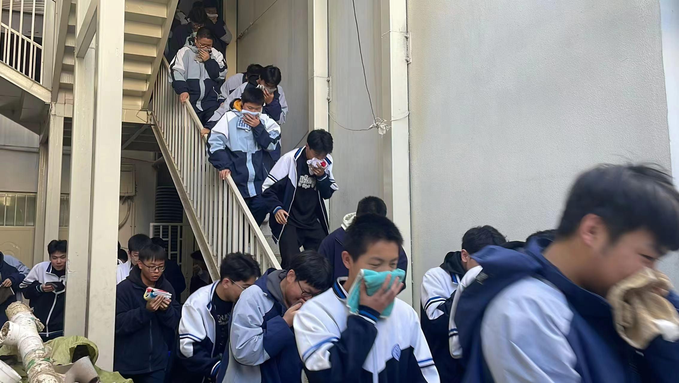 珍爱生命，远离火灾，技校消防演练圆满成功！